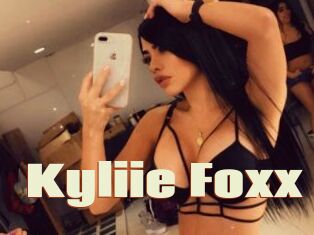 Kyliie_Foxx