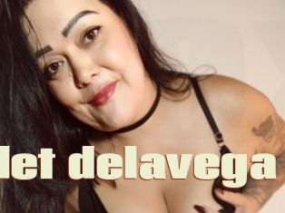 Violet_delavega